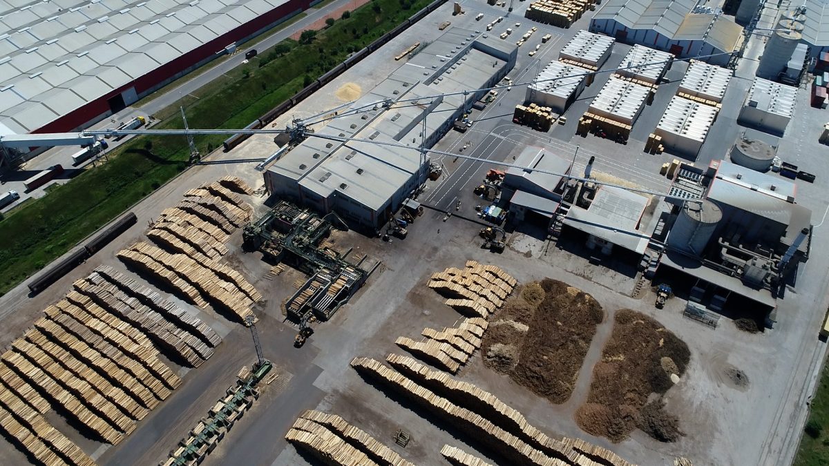 Surse: Fabrica HS Timber de la Sebeș vândută cu 190 de milioane de euro. Posibile negocieri și pentru unitatea de la Reci, tot cu un grup german